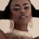 Fashion Editorial Vorarlberg DEMAKO Fotoproduktion Modefotografie Bodenseeraum Sportliche Fashion Looks Fashion Shooting mit Linda Lifestylefotografie Vorarlberg Kreative Fotoshootings Österreich Authentische Fashionfotografie Model Fotografie mit Konzept Fashion Fotograf Vorarlberg Editorial Shooting Inspiration Portraitfotografie mit Stil