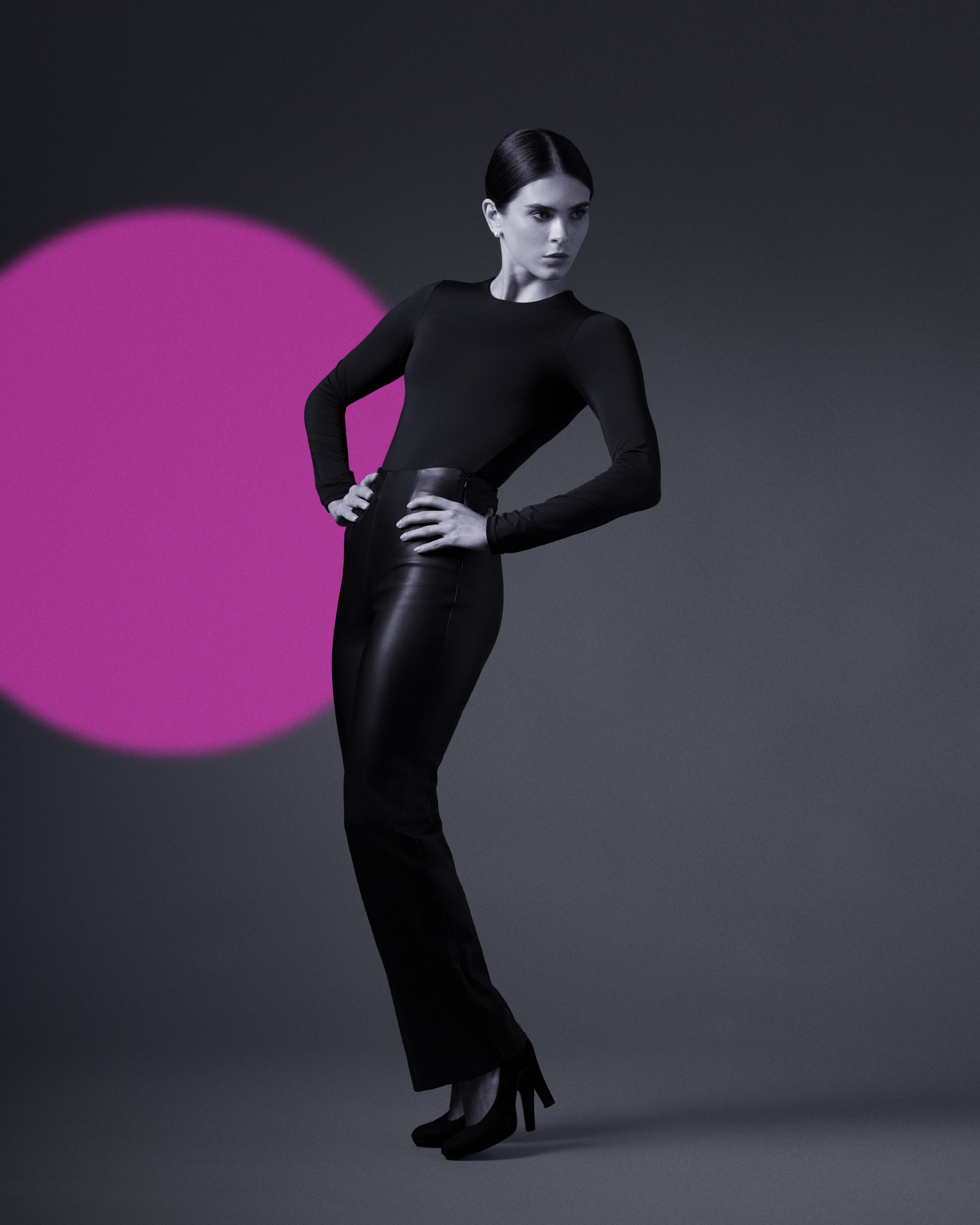 DEMAKO_AlinaIII_FE5A5751-2v Fashion, Fotografie, Modefotografie, Bildbearbeitung, Model, Lookbook, Make-up, Mode, Beauty, Fotoproduktion, Fotografie, Bildbearbeitung, Fotograf Vorarlberg, fotgrafie workshop, foto workshop vorarlberg, portraitfotografie